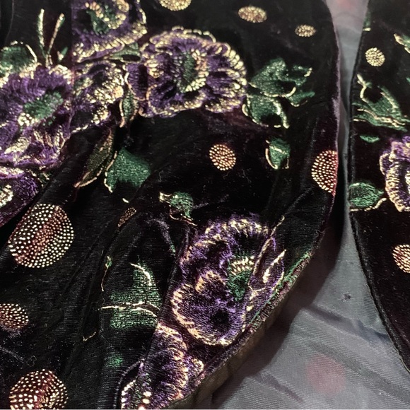 VTG 80s Rampage Velvet Cropped/Bolero Jacket with Purple Floral Design - size 3 - Picture 6 of 12